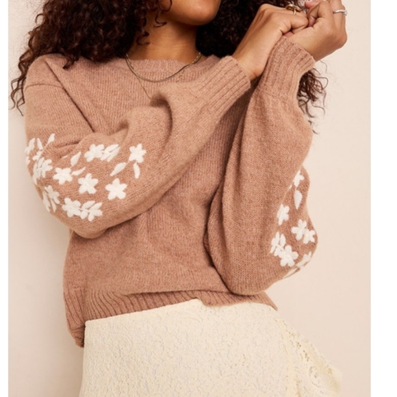 Francesca's Collections Sweaters - Francesca's Carry Sweater with White Floral Details